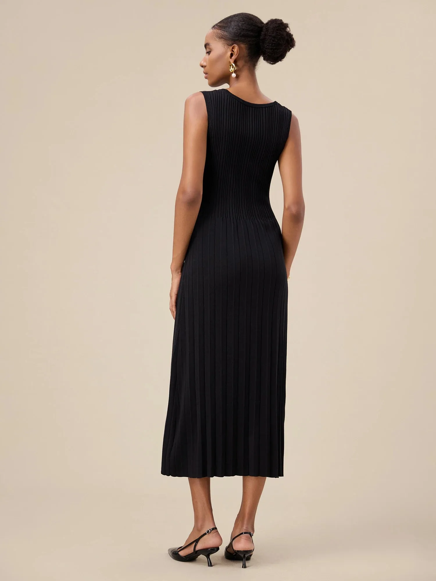 Amoretu Lyocell Sleeveless Pleated Dress