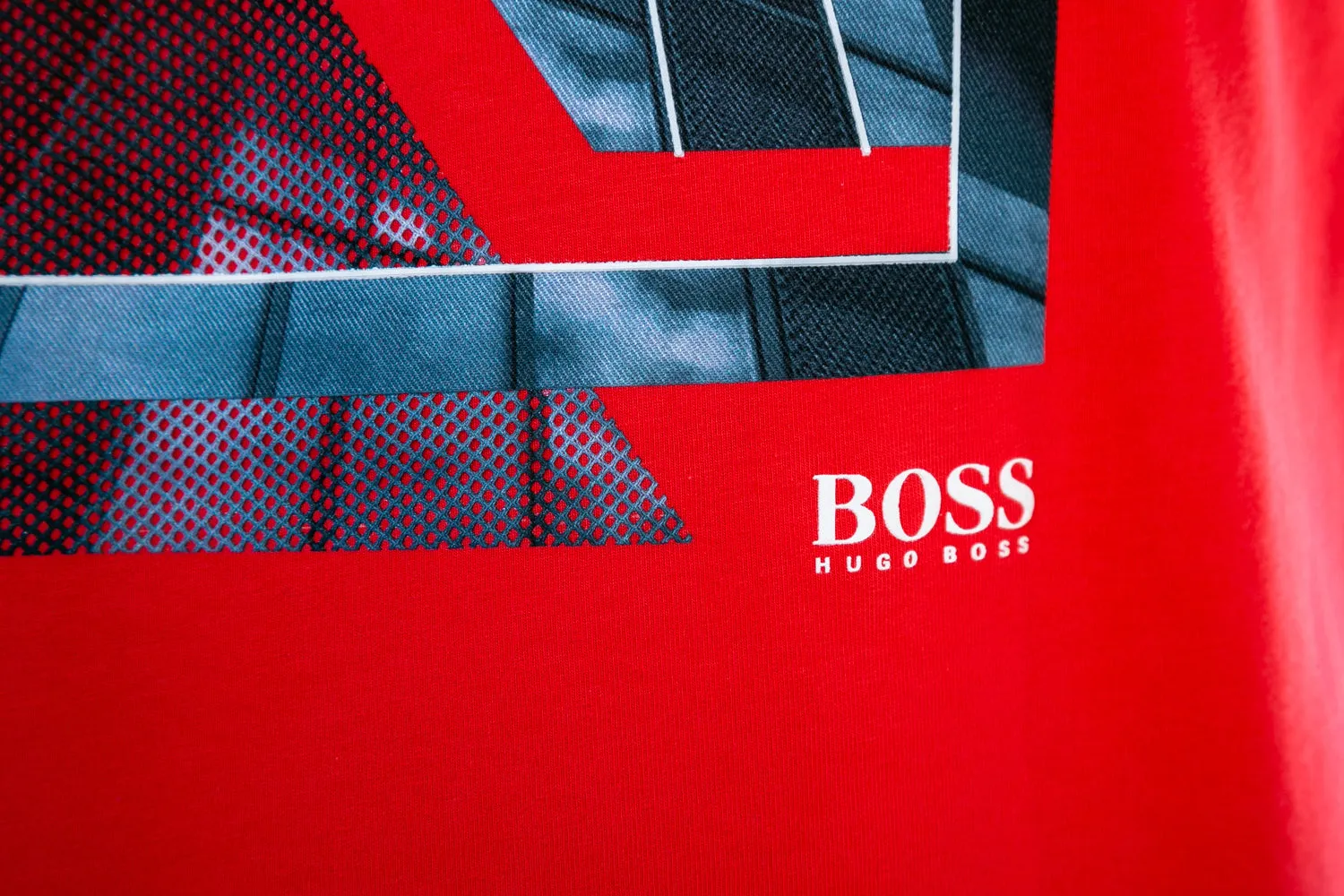 BOSS Tee 11 T Shirt in Bright Red