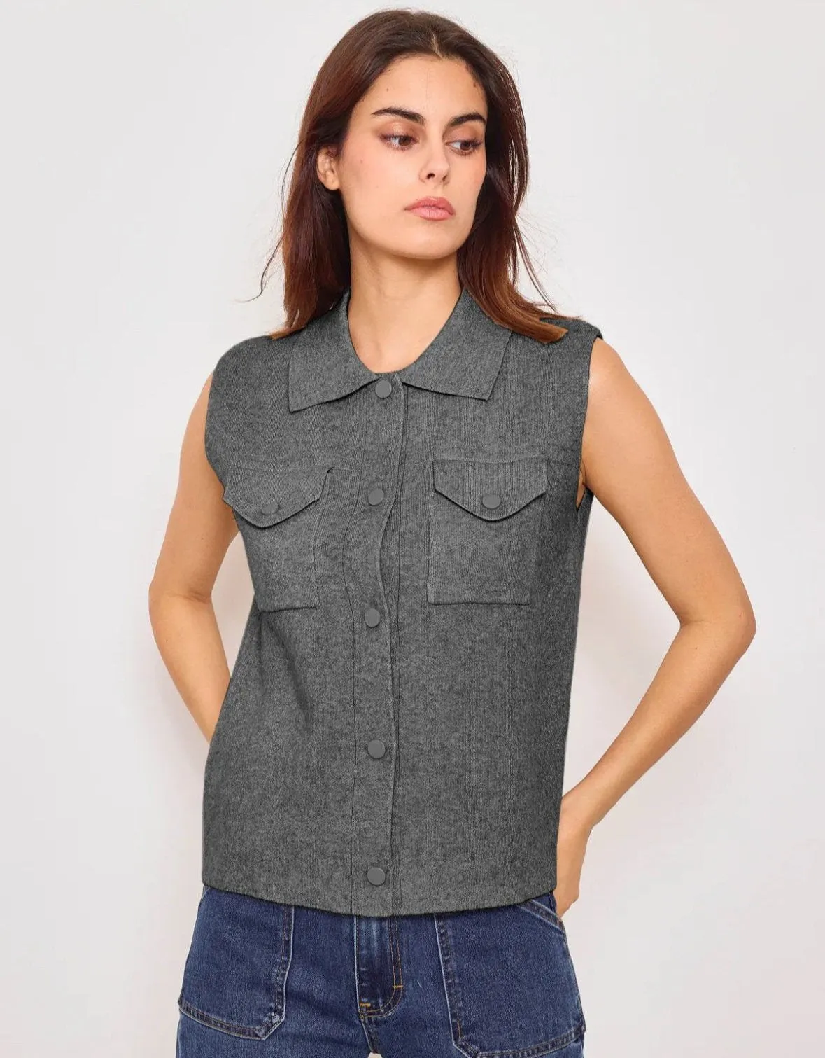 Sleeveless grey Vest