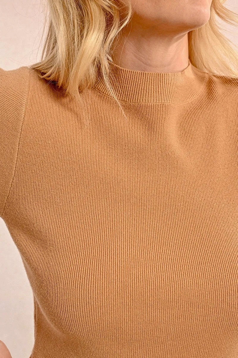 The Jonnie Short Sleeve Sweater - Camel